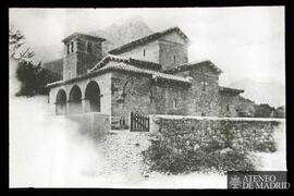 Vista general de Santa María de Lebeña de Santander.