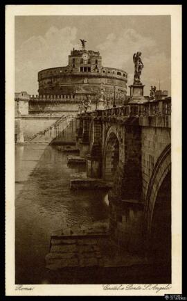 Tarjeta postal circulada de vista panorámica del Castillo de Sant'Angelo y el Puente del mismo no...