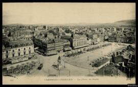 Tarjeta postal de vista panorámica de la Place de Jaude de Clermont-Ferrand editada por Neurdein ...