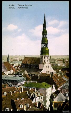 Tarjeta postal policromada de vista panorámica de la Iglesia de San Pedro en Riga o Svētā Pētera ...