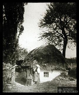 
Casa rural con dos aldeanas
