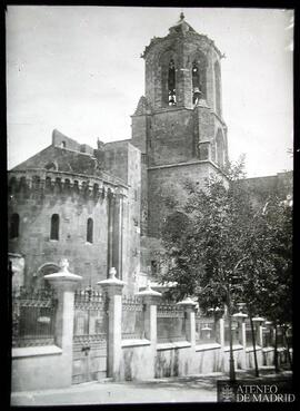 Exterior de una iglesia