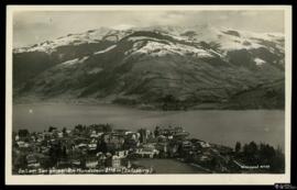 Tarjeta postal de vista de paisaje de Zell am See y de la montaña Hundstein en los Alpes de Salzb...