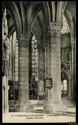 Tarjeta postal de vista interior de la Capilla Saint-Piat y el Deambulatorio de la Catedral de Ch...