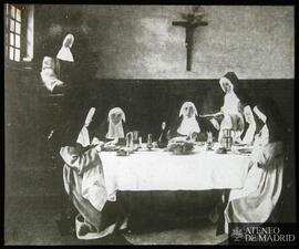 
[Monjas comiendo]
