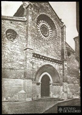 Fachada de una iglesia