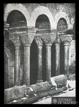 Detalle del Claustro de Santa María del Estany de Barcelona.