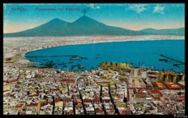 Tarjeta postal policromada de vista panorámica de Nápoles y el Monte Vesubio editada por Domenico...