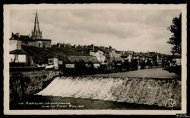 Tarjeta postal circulada de vista panorámica de Aurillac y el río Jordán desde el Pont Rouge edit...