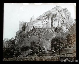 Ruinas en una colina