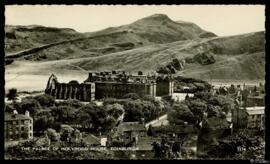 Tarjeta postal de vista panorámica del Palacio de Holyrood en Edimburgo editada por la Lansdowne ...