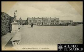 Tarjeta postal de vista panorámica de los Jardines de Versalles hacia el Palacio del Gran Trianón...